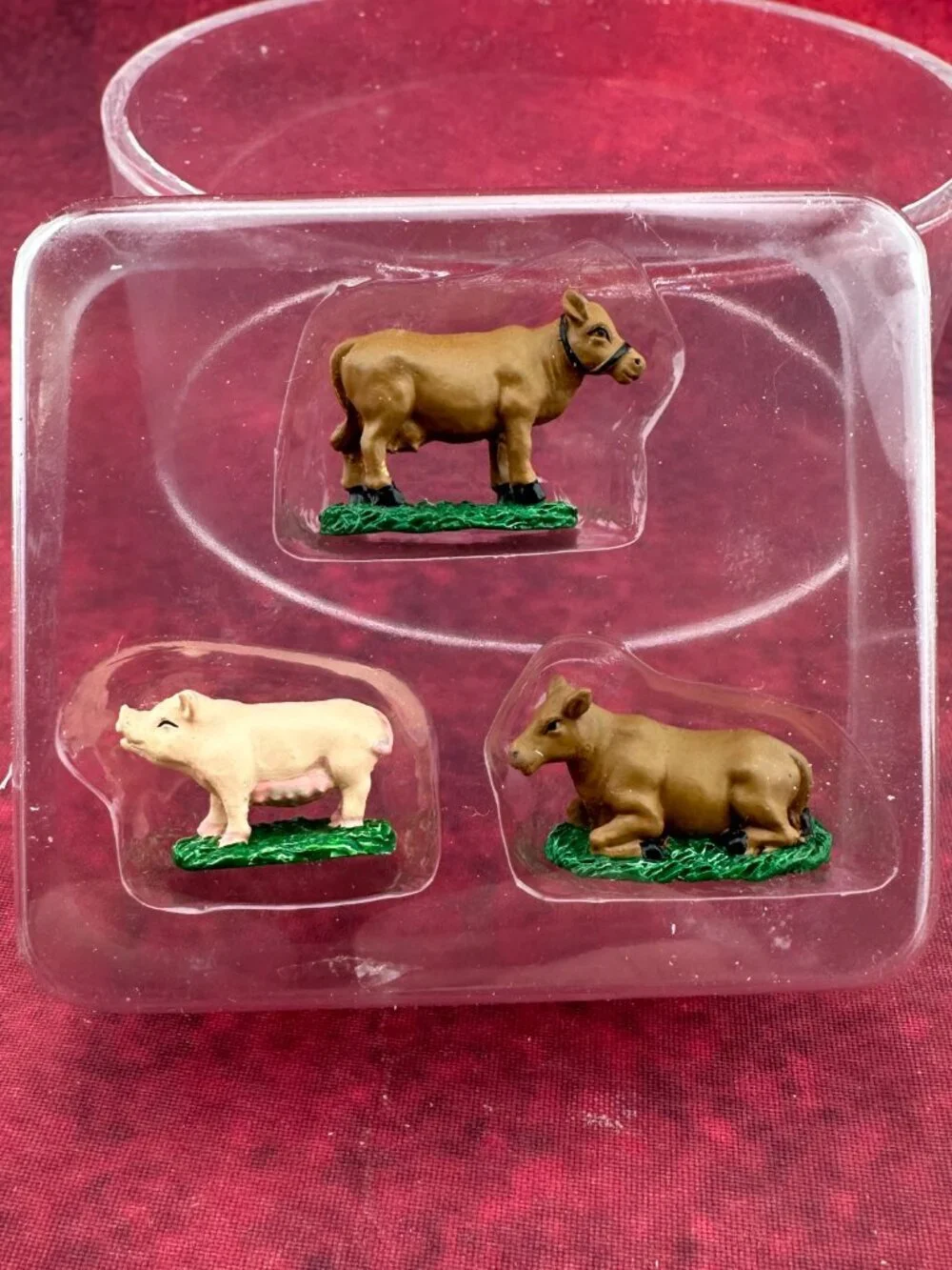 THE LIBERTY FALLS HAND PAINTED MINIATURE FARM ANIMALS ACCESORY SET AH224
